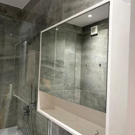 Sunkissed Sky - Qerret - New Modern Appartement Golem (Tirana)