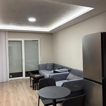 Sunkissed Sky - Qerret - New Modern Appartement Golem (Tirana)