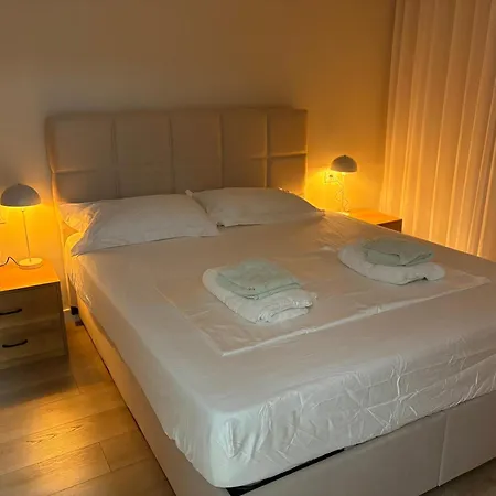 Sunkissed Sky - Qerret - New Modern Appartement Golem (Tirana)