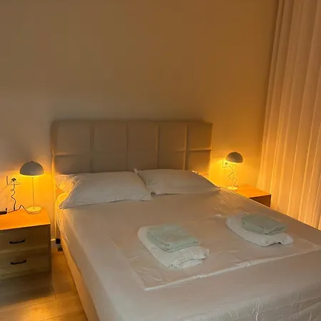 Sunkissed Sky - Qerret - New Modern Appartement *
