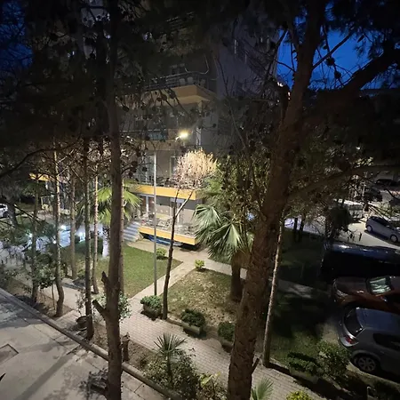 Sunkissed Sky - Qerret - New Modern Appartement Golem (Tirana)