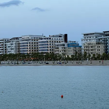 Sunkissed Sky - Qerret - New Modern Appartement *